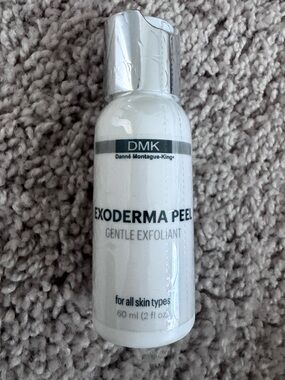 Michael Kors Exoderma Peel Gentle Exfoliant - White